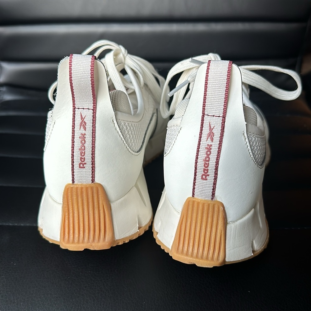 Reeboks - Picture 3 of 9